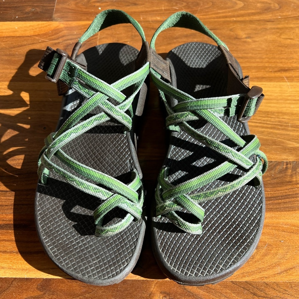 Women’s 8 Chacos Green Double Strap